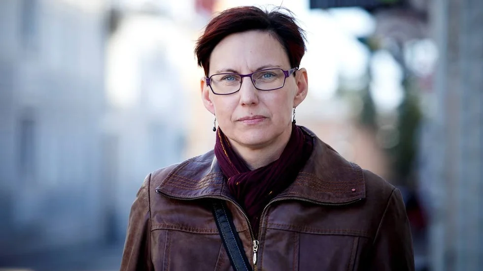 "Det finns säkert många, även jag själv, som tolkar in att just tjejer behöver lära sig att skruva i säkringar. Det finner jag diskriminerande", säger kommunalrådet Helena Stenberg.