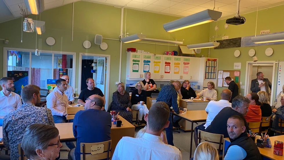 Lägg ned Österstad skola – eller minska antalet elever. Nu vill politikerna höra vad ortsborna tycker.