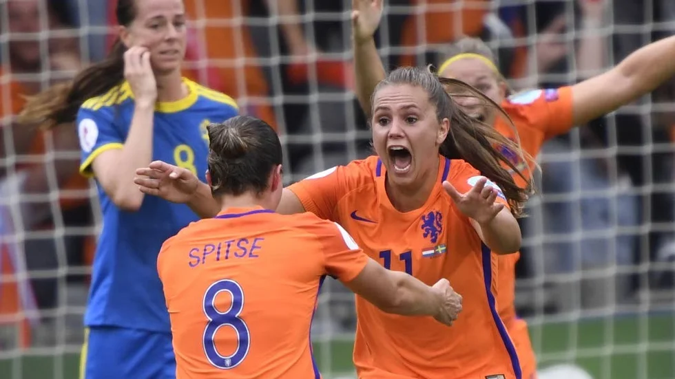 FART. Ökad fart, som bland annat Nederländerna visade, kommer att bli viktig i damfotbollen enligt PIF-tränaren Stellan Carlsson.