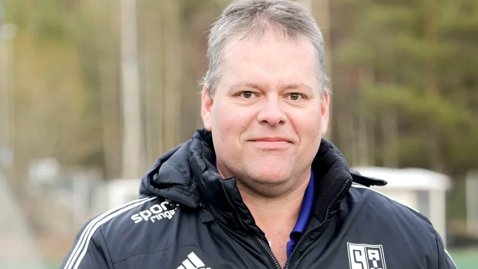AVGÅR. "Vi ska byta konstgräs och rusta upp hockeyrinken", berättar Storfors AIK:s ordförande Ove Bryggman som avgår vid nästa årsmöte. (arkivbild)