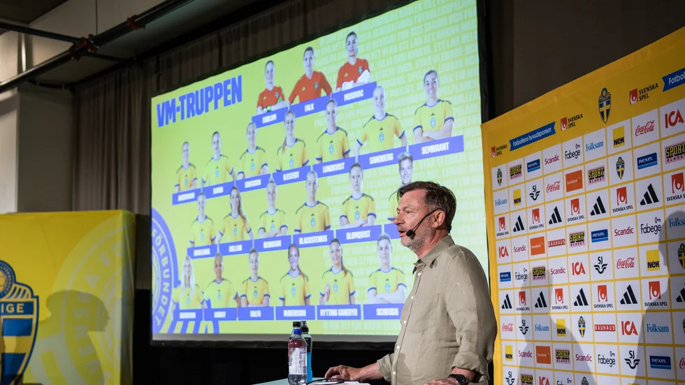Sveriges förbundskapten Peter Gerhardsson framför truppen till världsmästerskapet i Australien och Nya Zeeland. 