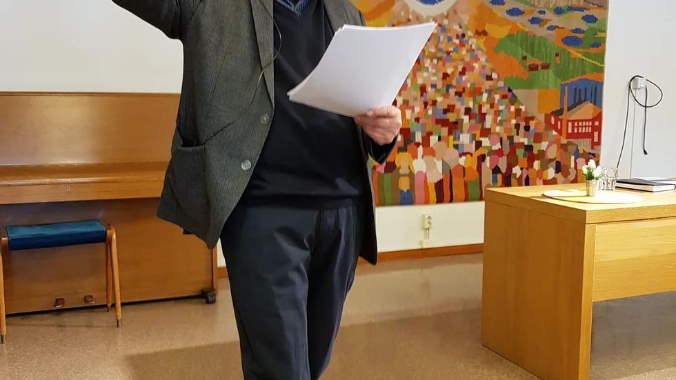 Bengt Pohjanen berättade med inlevelse om språk och upplevelser.