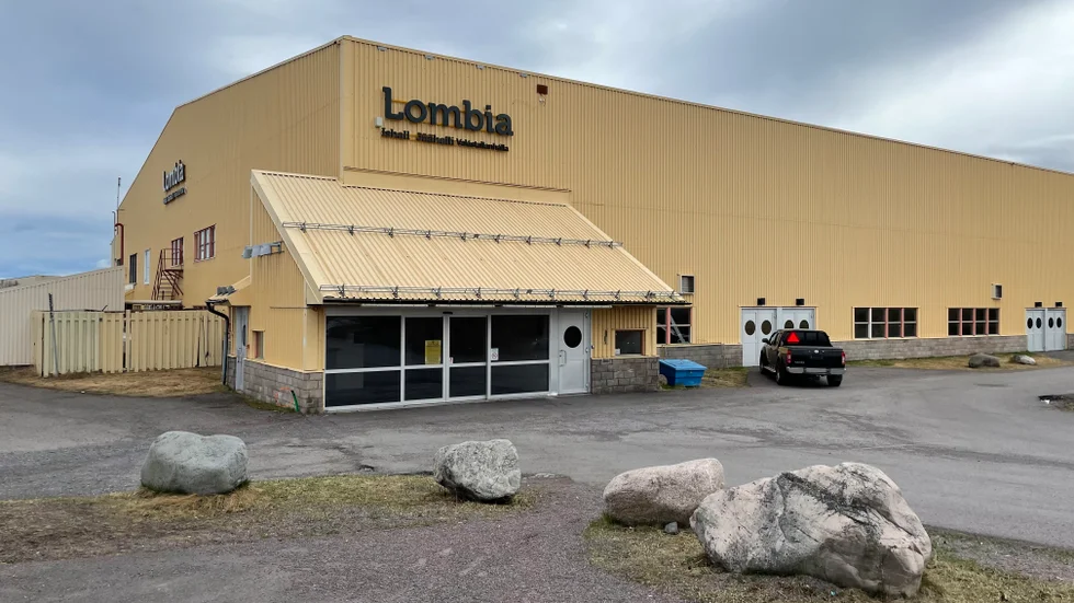 Nu måste taket på Lombia förstärkas och det påverkar aktiviteterna i ishallen. Första ut att ställa in blev Kiruna Hockeyskola.