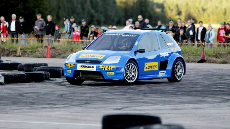 Östhammars MK utmanade rallyuppland med asfaltsrallyt på Lunda flygfält under söndagen. Bilden tagen från Racekampen på samma bana 2010.