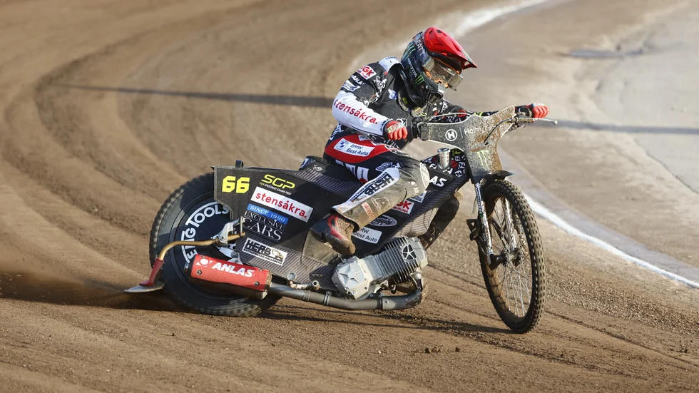 Fredrik Lindgren blev tvåa i årets GP-serie och säkrade därmed sitt första VM-silver.