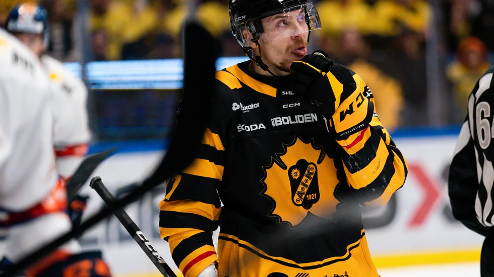Pär Lindholm och AIK har en del att fundera över efter att på nytt ha hamnat i stort underläge.