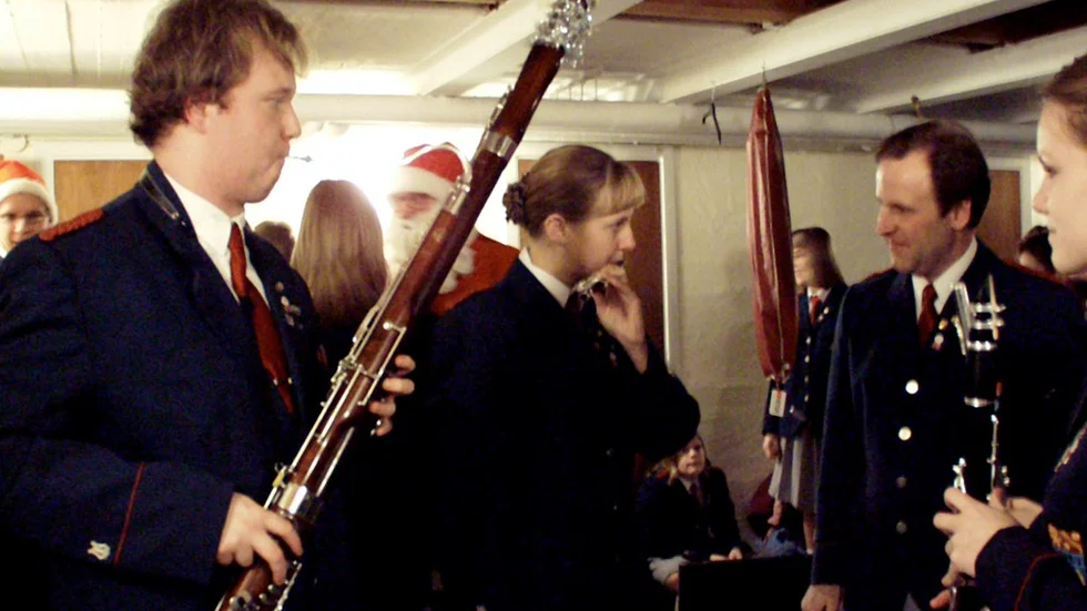Boxholms ungdomsorkester avslutade med att spela ett ljudlöst stycke när de konserterade för politikerna i Boxholm.  En protest mot att Boxholms musikskola måste dra ner på verksamheten nästa år. Thomas Fristedt dirigerade.