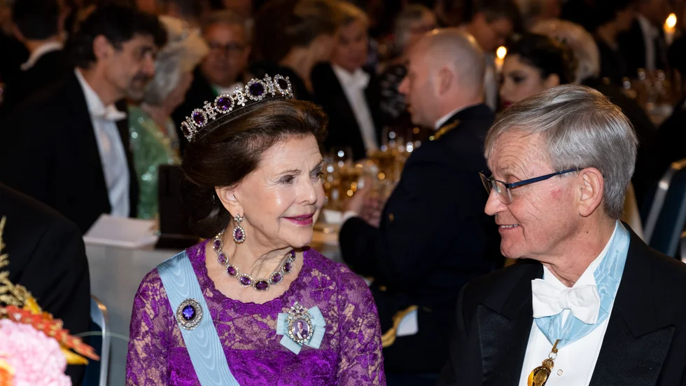 Drottning Silvia och Carl-Henrik Heldin, styrelseordförande Nobelstiftelsen, på Nobelbanketten 2022. Arkivbild.