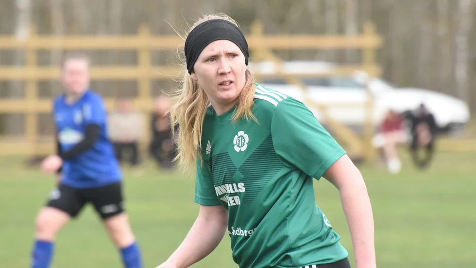 Ellen Flöisbon gjorde 5-4-målet när Rosenfors stod för en mäktig vändning mot Smedby BOIK.