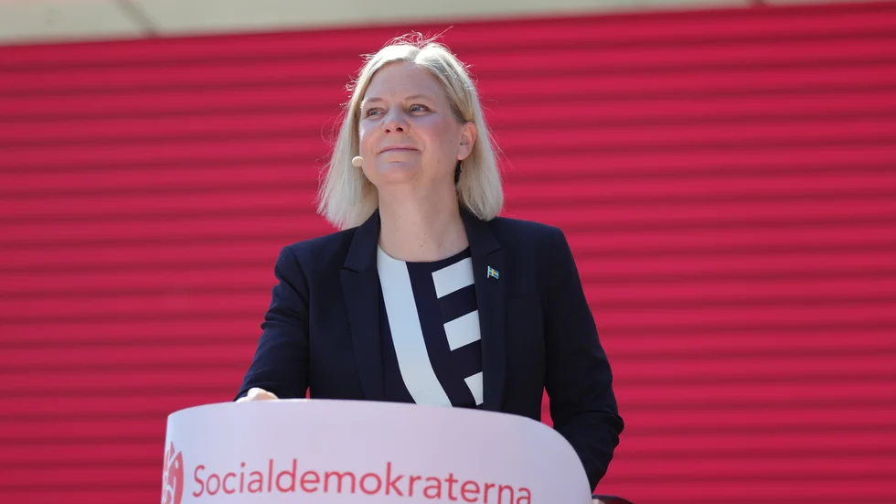 Mycket svart var det på Almedalens scen under Magdalena Anderssons tal.