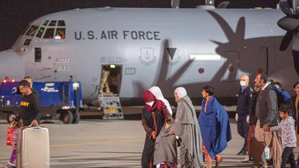 Familjer evakueras från Kabul i augusti 2021 till Kosovos huvudstad Pristina. Arkivbild.