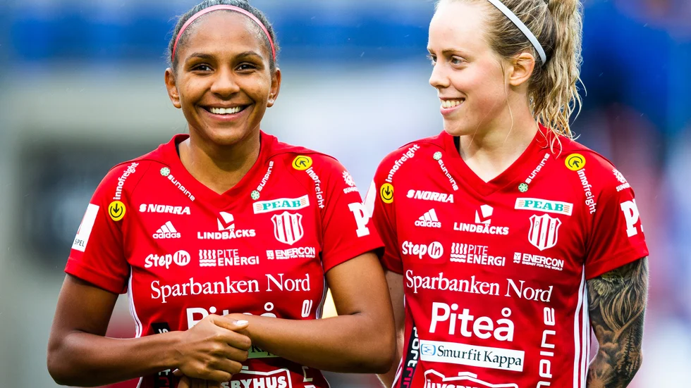 Piteås Madelen Janogy (4 mål) och Cecilia Edlund (7 mål) under Piteås guldsäsong 2018.