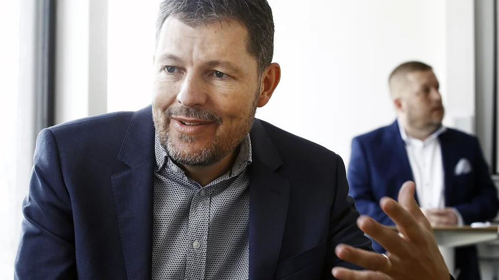 Jan Harrit, vd Lalandia, får frågan om han är besviken på det som hänt med domstolens upphävande av detaljplanen.
"Nej. Det är spelets regler. Det är Motalabor som använt sig av de rättigheter som de har".