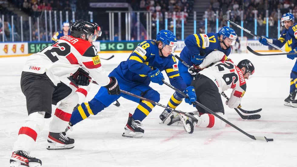 Berggrens Tre Kronor möter Finland i hockey-VM under måndagskvällen.