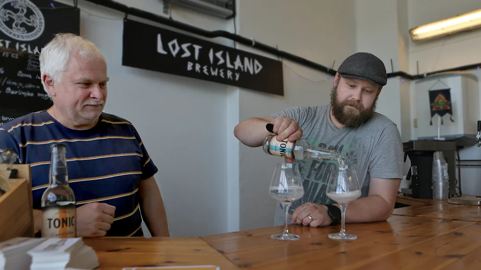 Framöver blir det mycket tonic för Mats Runander och Jens Enderberg. Efter att Lost Islands tonic original fått högsta betyg i ett test har efterfrågan rusat i höjden.