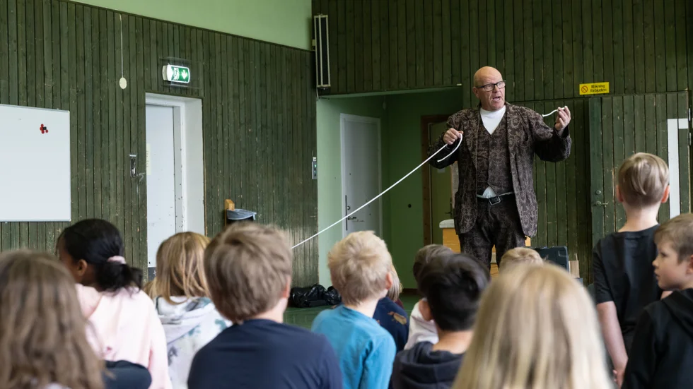 Trollerishowen med Peter Varg blev en höjdpunkt på årets fritidsfestival på Björklunda. Under tre dagar har barnen på fritids kunnat ta del av många roliga aktiviteter.