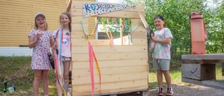 Sommarlovet firas med skojiga kojbyggen