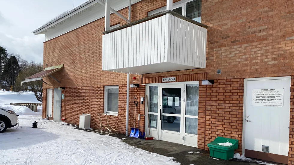 Bäckgården i Bastuträsk var länge nedläggningshotad, men det slutade med att fyra av de nio platserna blev kvar. I Norsjö finns även Solbacka och Vinkelbo med 42 respektive åtta ordinarie platser.