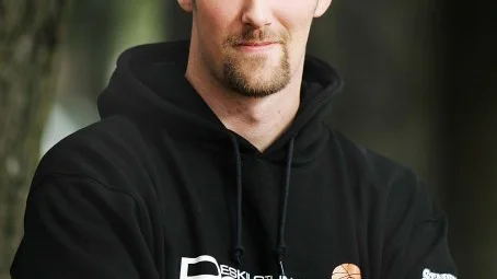 Mikael Blomqvist är på väg till Umeå.
