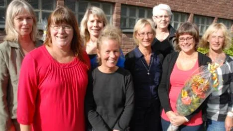Christina Persson (rektor), Margareta Nilsson, Åsa Wallerström och Jeanette Sundström, alla Djuptjärns skola. Dessutom Monica Larsson, Siv Pehrsson (rektor), Britt-Marie Vikström och Stina Wik, alla Innanbäckens förskola. FOTO: Kalix kommun