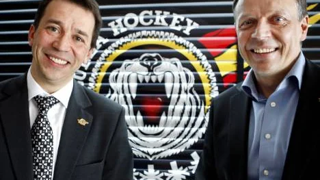 Luleå Hockeys klubbdirektörer Thor Stöckel och Peter Jidström vill lappa ihop den frostiga relationen med. . .
