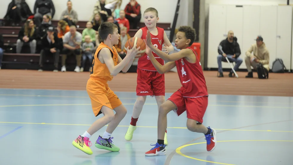 Fenix Cup. Nyköpings Basket U12-lag möter Dolphins från Norrköping.