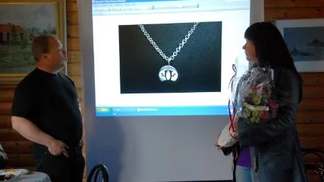 Det här är smycket som är Gällivares officiella souvenir.