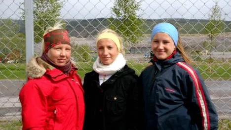 Hanna Johansson, Sofia Mattsson och Johanna Mattsson anställs inom LKAB - som brottare. På så sätt får de råd att göra sin framtida elitsatsning. Foto: PELLE JOHANSSON