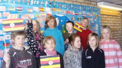 Faddergruppen 2-5 har tillverkat flaggor inför galakvällen. De är Anton Månsson, Petter Johansson Heikkilä, Linnéa Johansson, Maja Kuoppla, Linnéa Sigvardsson, Ida Lundqvist, Axel Lundbäck, Andreas Lång och Philip Ejderlund.