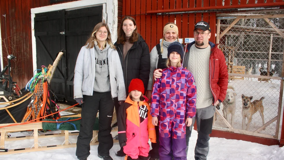 Familjen Klackl: Emily, Helena, Ronja, Lena, Rahel och Markus.
