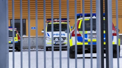 Unga poliser klagar mest enligt polisledningen, som inte tror att de nya poliserna räknade med ”att dra fyllon i 18 år och jobba nätter och helger”.