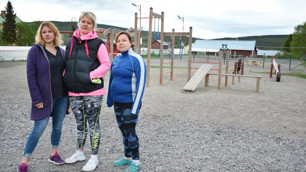 ORO. Agneta Björnström, Elin Kiviniemi och Malin Mäkelä i visionsgruppen för Jukkasjärvi vill veta hur fler lärare ska rekryteras till skolan.
