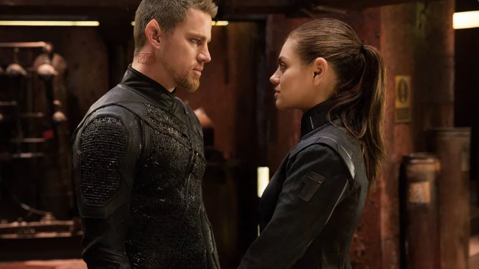 Räddaren i nöden. Channing Tatum i Spock-öron och skägg likt en första generationens dokusåpadeltagare piggar inte upp ”Jupiter ascending”. Det gör inte Mila Kunis i huvudrollen heller.