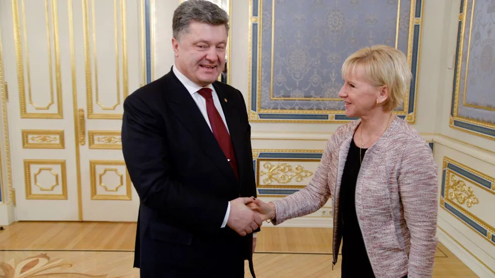 Nationell ödesgemenskap. Ukrainas president Petro Porosjenko och Sveriges Margot Wallström under ett möte i julas.