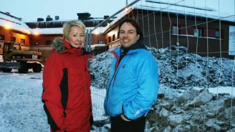 Annelie Vinsa, vd vid Kirunabostäder, och Sten Nylén (S), ordförande vid Kirunabostäder, var nöjda över att kunna presentera senaste nytt kring satsningen på en stor galleria i Kiruna. FOTO: HANS STERNLUNDFOTO: Hans Sternlund