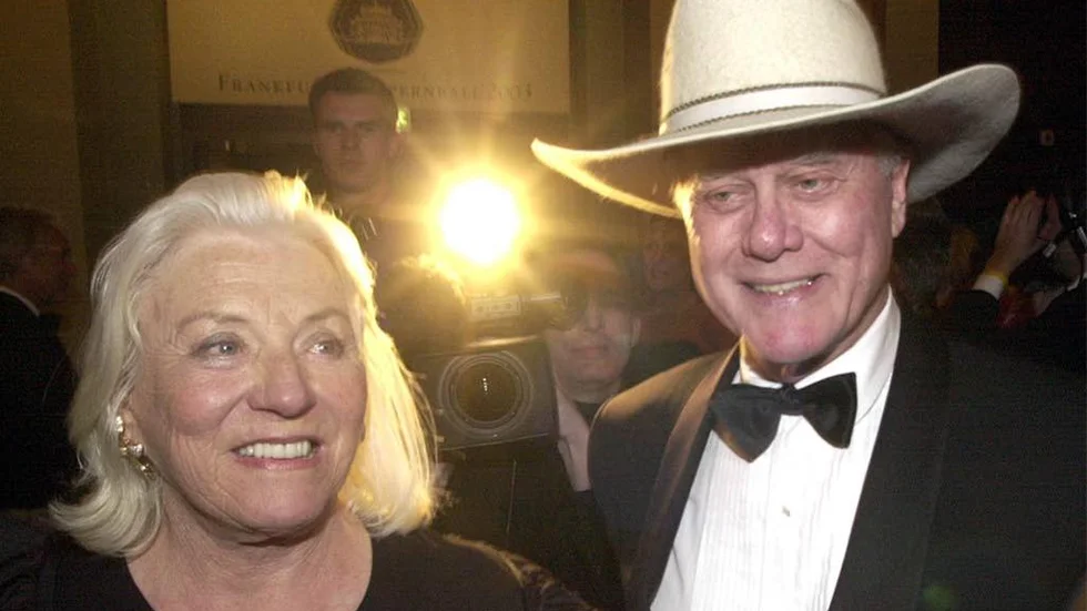 Eskilstunaprofilerna Maj och Larry Hagman.