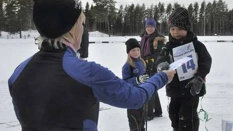 Axel Wickman får diplom