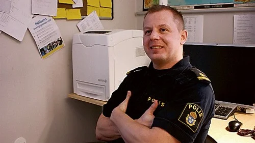 Polisen är bara en del av lösningen av bråken i Skäggetorp och Ryd menar Erik Thulin.