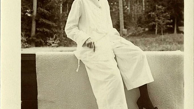 Patient. Harriet Löwenhjelm på Romanäs sanatorium i augusti 1917, nio månader innan hon dör i tuberkulos. Fotot är taget av medpatienten Ulf von Konow.