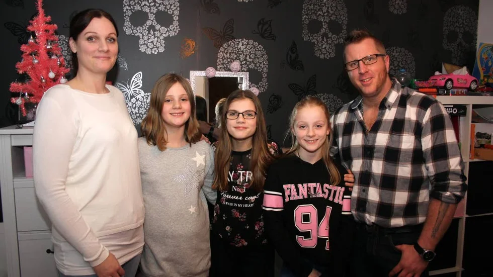 Gifta. Sofia och Mattias gifte sig tack vare barnen Joline, Alicia och Molly.