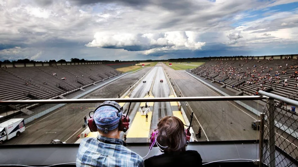 Cemoni Olsson utvecklade motorsporten. Dragracing förknippas i dag starkt med Tierp Arena.