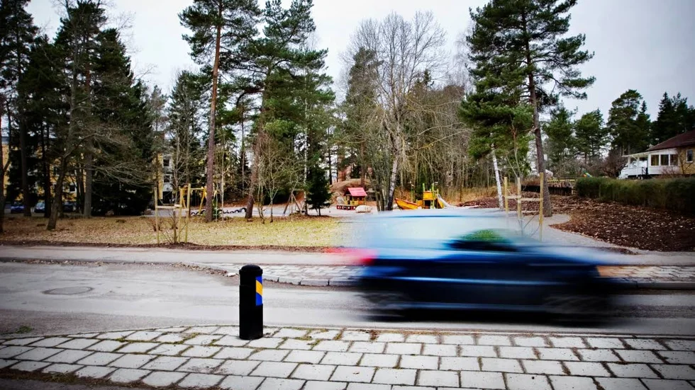 Inte lämpligt. Bygg inte bort Knivstas fria grönområden, skriver Agneta Seidel.