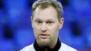 Sirius innebandy tränar i Fyrishov,  tränaren David Ahlmark.