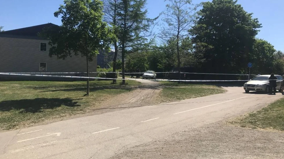 Polisen har spärrat av ett större område vid Kvarngärdet där en skjutning har ägt rum.