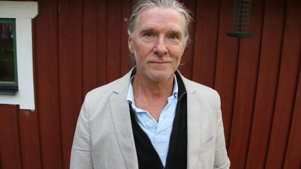 Hans Raab håller föredrag om den finska kvinnans roll i historien.