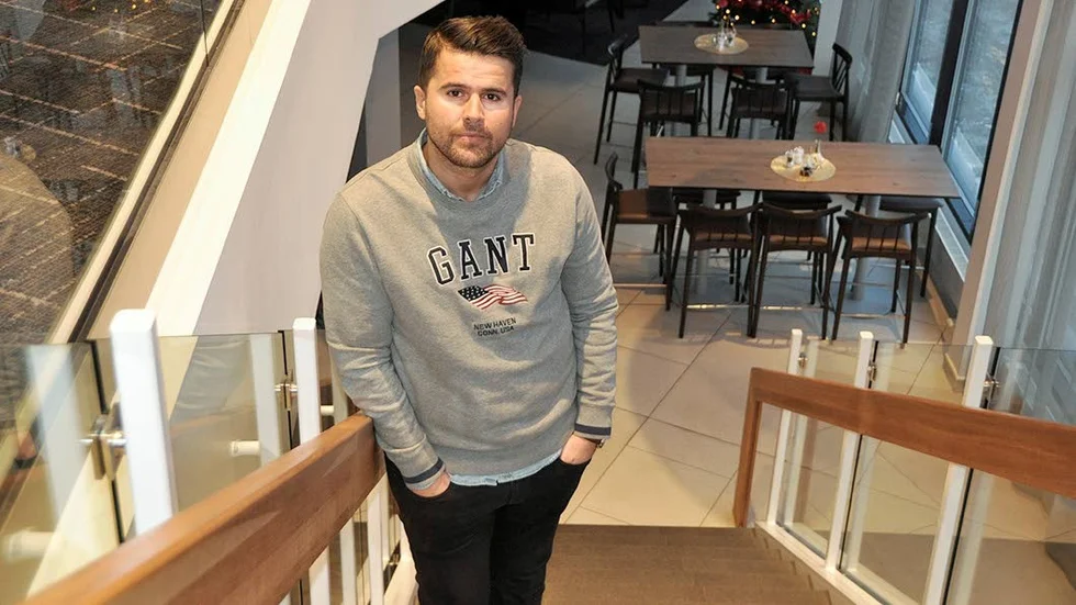 Dalkurds sportchef Adil Kizil är ganska nybliven Uppsalabo. I dagarna fyller han 35 år och börjar känna sig hemmastadd. Foto: Marie Westerlund