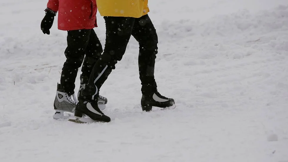 Förhoppningsvis och troligen är det mindre snö på isen i Hummelsta i helgen.
