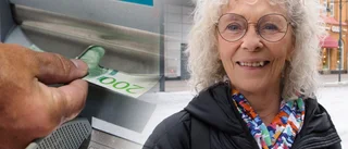 Rusning efter kontanter • Uttagen fördubblades förra veckan: "Jag förstår att folk tar ut pengar"