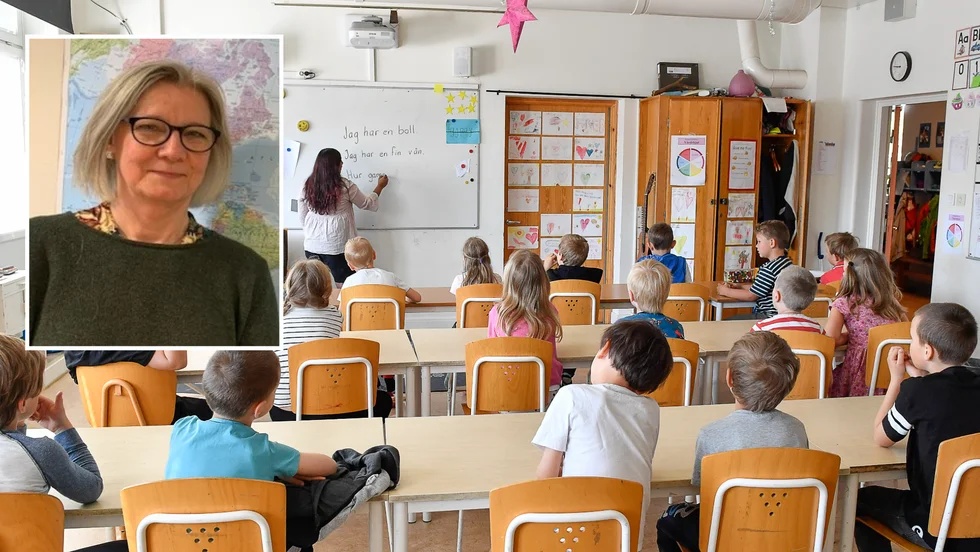 15 barn och ungdomar från Ukraina väntar nu på att bli inskrivna i Katrineholms skolor.  På bild syns också Marianne Jeppson, enhetschef på mottagningsenheten Bryggan. 