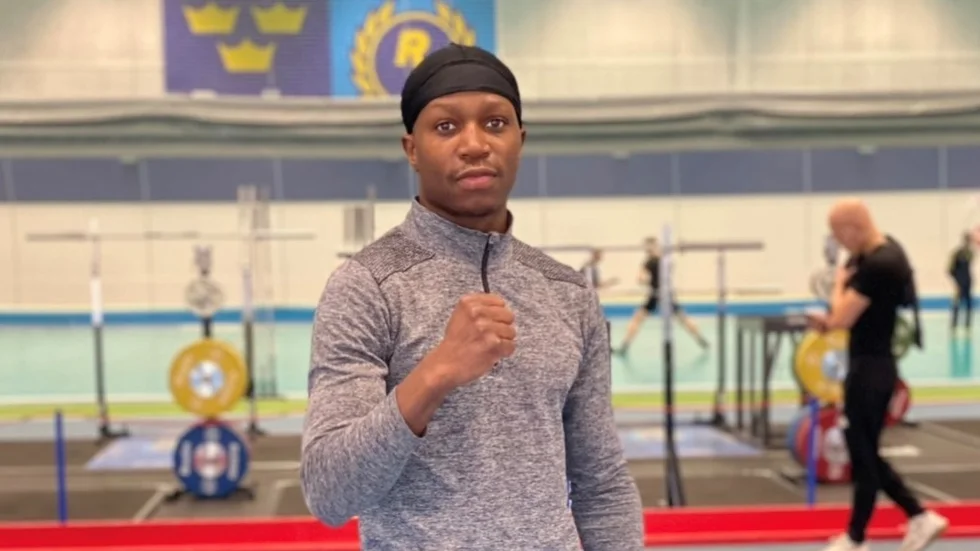 Alvin Warukaga från BK30 i Motala var en av boxarna på landslagsläger på Bosön i helgen. Där fick han positiva kvitton på att han ligger bra till med träningen.